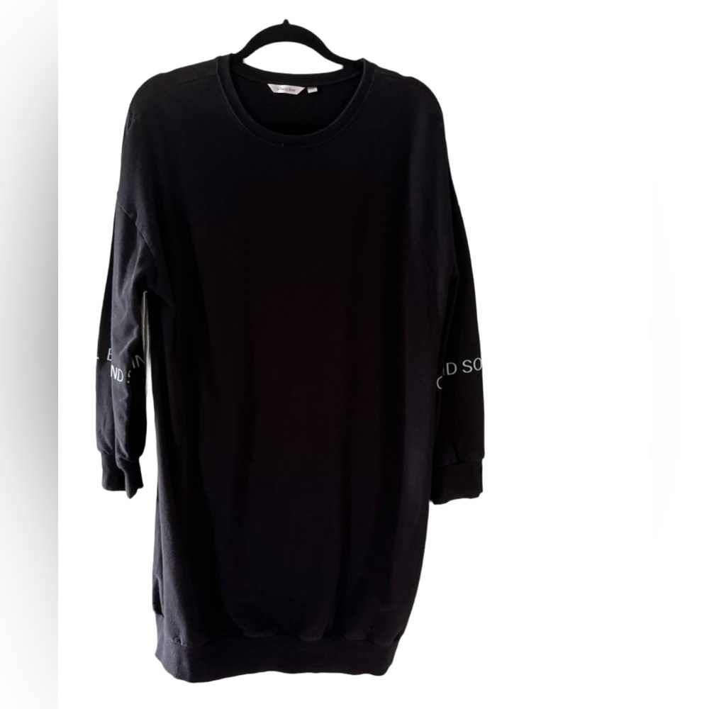 (2/10$) La Vie En Rose ‘body, soul, mind’ collection Large Long Sweater